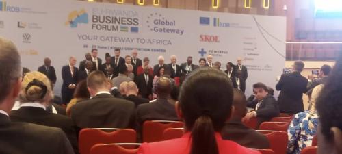 33ee2a2e-e0fa-4dd0-a322-733c152adb5a